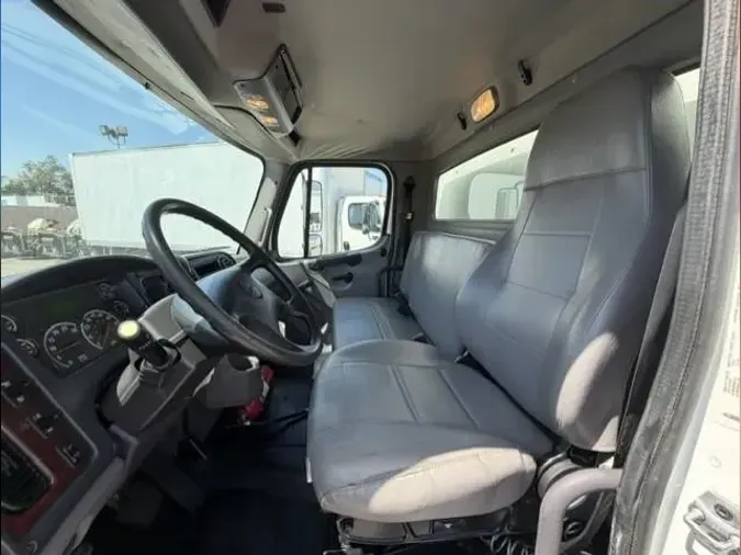 2019 Freightliner Business Class M2 106
