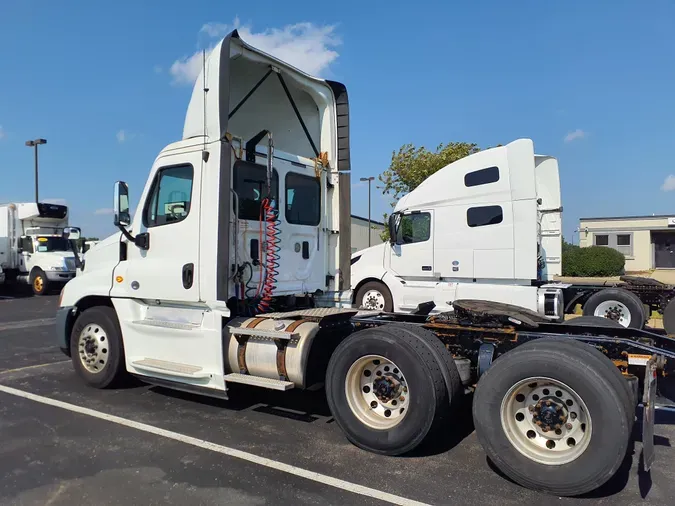 2017 FREIGHTLINER/MERCEDES CASCADIA 125