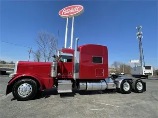 2019 PETERBILT 389