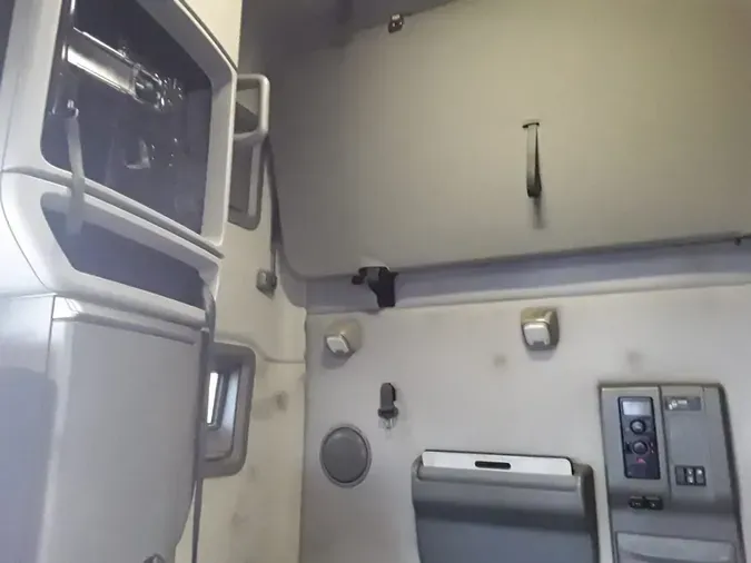 2019 VOLVO VNL64T-760