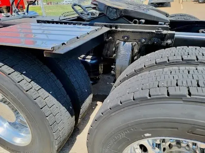 2022 Peterbilt 389