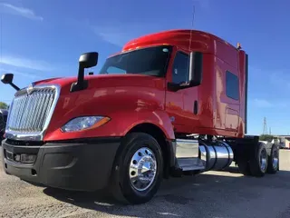 2018 INTERNATIONAL LT