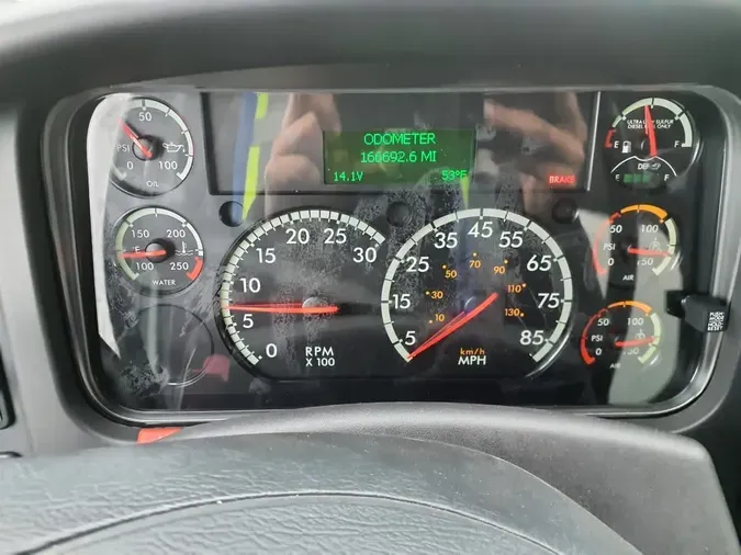 2019 FREIGHTLINER M2 106