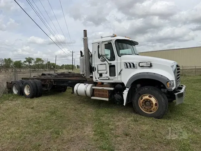2008 MACK GRANITE GU813