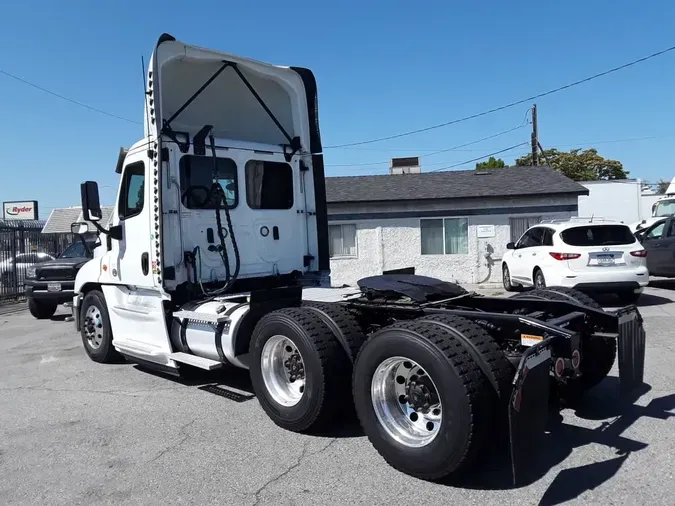 2019 FREIGHTLINER/MERCEDES CASCADIA 125e44d2eaf4cee6bcbc918cb52bd3a409e