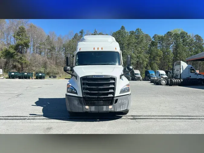 2021 Freightliner Cascadia 126