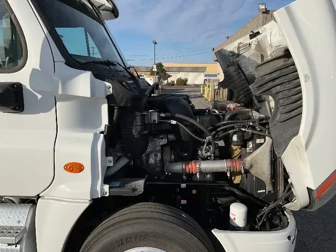 2018 Freightliner X12584ST