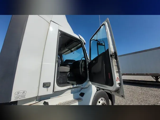 2019 Volvo VNL300