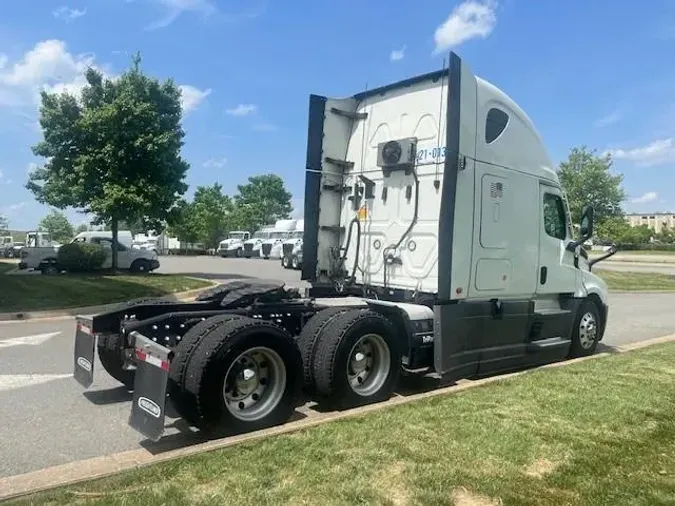 2021 Freightliner Cascadia