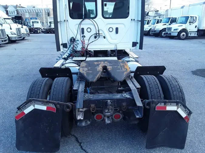 2019 FREIGHTLINER/MERCEDES CASCADIA 125e45d886d1225eff3eb0415fb4a0089f6