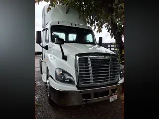 2019 FREIGHTLINER/MERCEDES CASCADIA 125