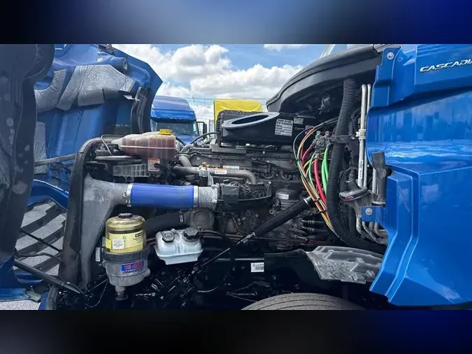 2021 FREIGHTLINER CA126