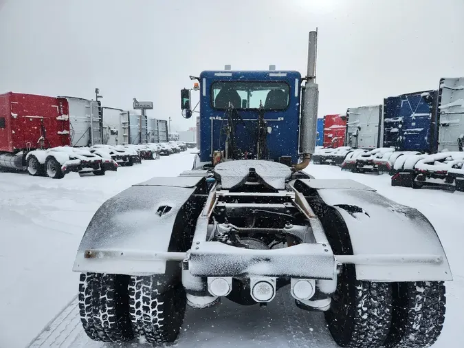 2002 PETERBILT 357