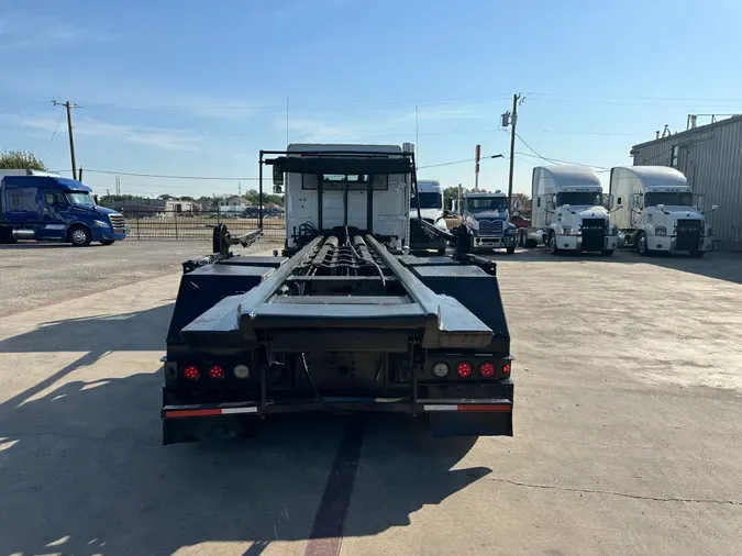 2018 VOLVO VHD64B200