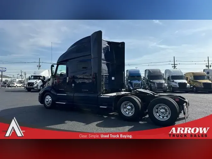2022 VOLVO VNL760