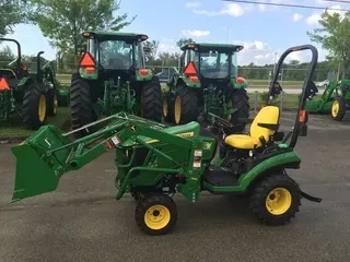 2022 John Deere 1025R