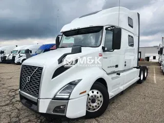 2023 VOLVO VNL64T860