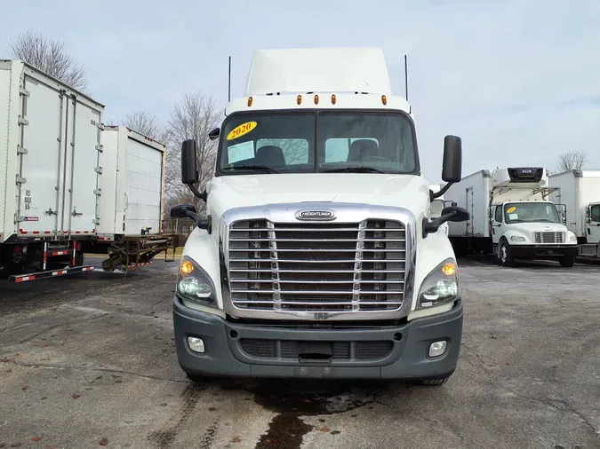 2020 FREIGHTLINER/MERCEDES CASCADIA 113