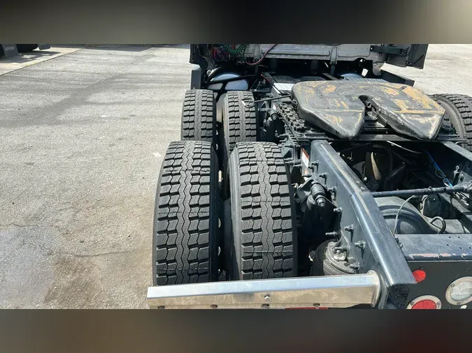 2022 Freightliner Cascadia 126