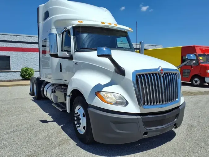 2019 NAVISTAR INTERNATIONAL LT625 SLPR CAB