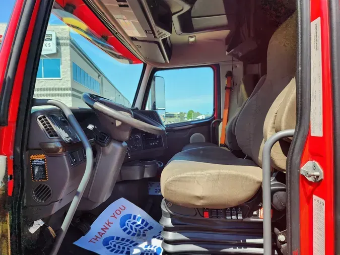 2016 VOLVO VNL64T780