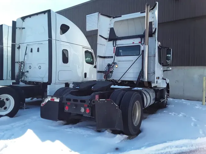 2017 VOLVO VNL42T 300