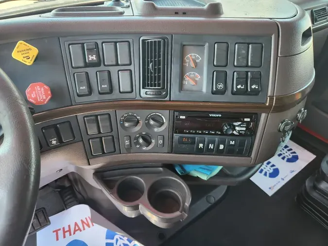 2016 VOLVO VNL64T780