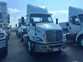 2019 NAVISTAR INTERNATIONAL RH613 DAYCAB S/A