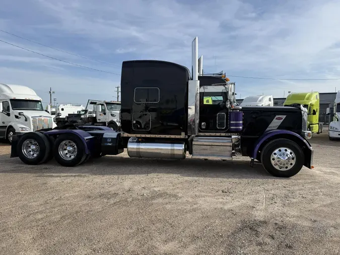 2024 Peterbilt 389