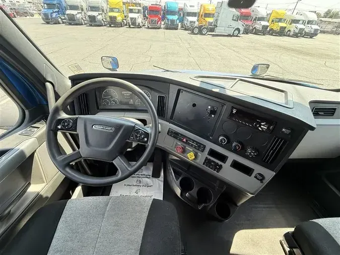2020 FREIGHTLINER CASCADEVO1