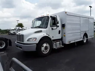 2018 FREIGHTLINER M2 106