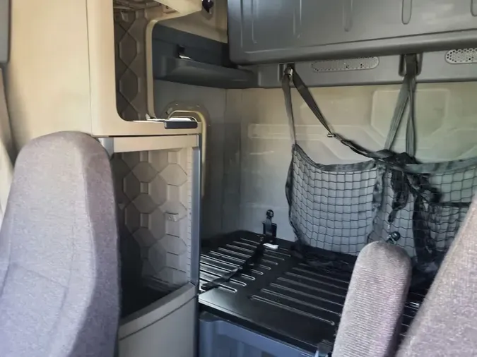 2018 FREIGHTLINER/MERCEDES CASCADIA 125