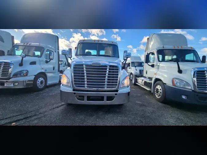 2018 FREIGHTLINER/MERCEDES CASCADIA 125