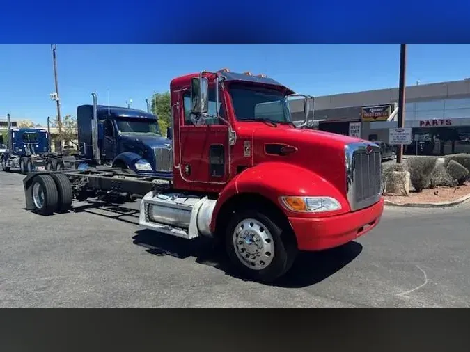 2021 Peterbilt 337