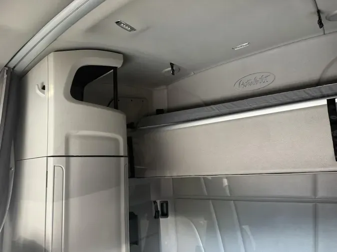 2021 Peterbilt 579