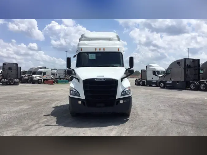 2020 Freightliner Cascadia 126