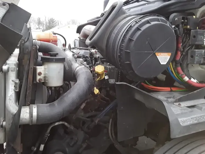 2019 NAVISTAR INTERNATIONAL RH613 DAYCAB S/A