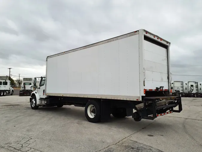 2013 FREIGHTLINER/MERCEDES M2 106