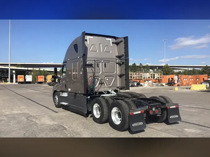 2024 Freightliner Cascadia 126e48f112244dba644086a587d3448426c