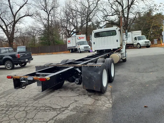 2014 FREIGHTLINER/MERCEDES M2 106