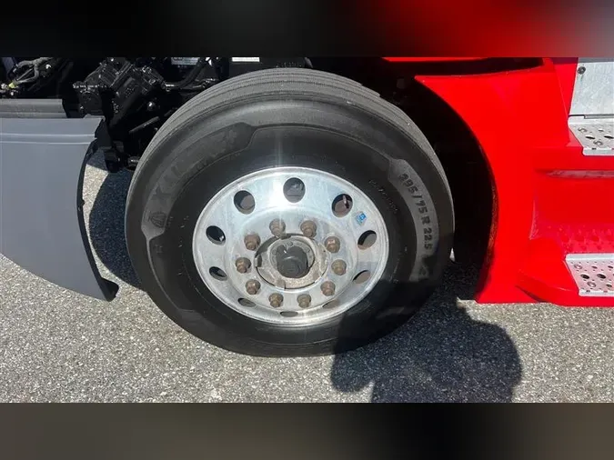 2022 FREIGHTLINER CA126