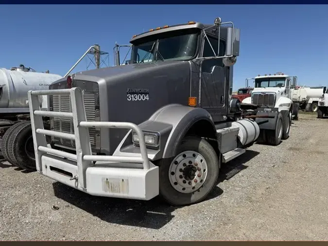 2012 KENWORTH T800e49b040af754910e145ab7d190b32f82