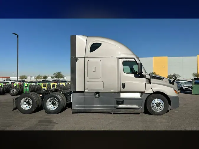 2024 Freightliner Cascadia 126