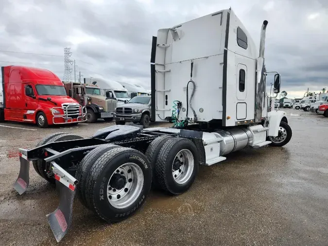 2016 FREIGHTLINER Coronado 132