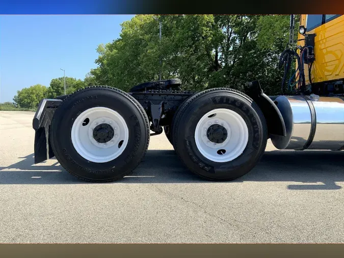 2019 INT LT625 6x4