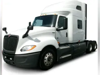2022 International LT625