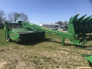 2004 John Deere 735