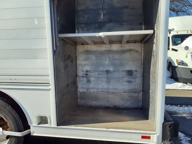 2014 FREIGHTLINER/MERCEDES M2 106