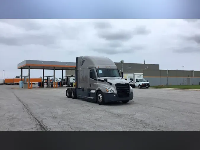 2022 Freightliner Cascadia 126e4b01438b58cb49e36e2c826fa7b26b7