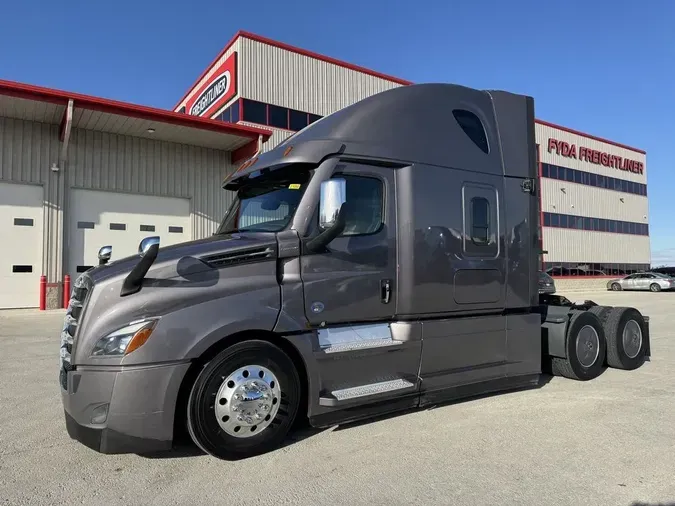 2023 Freightliner Cascadia&reg;e4b0264d11409a3b03360e4463f2a8ec